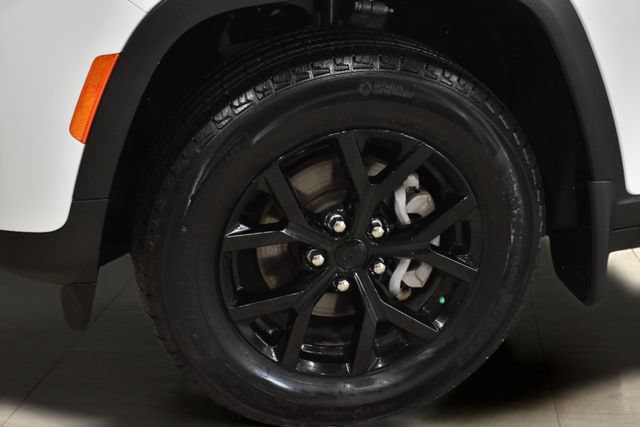 Used 2024 Jeep Grand Cherokee Altitude AWD/4WD image 41