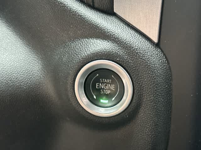 Used 2020 GMC Sierra 1500 SLE w/ SLE Value Package AWD/4WD image 10