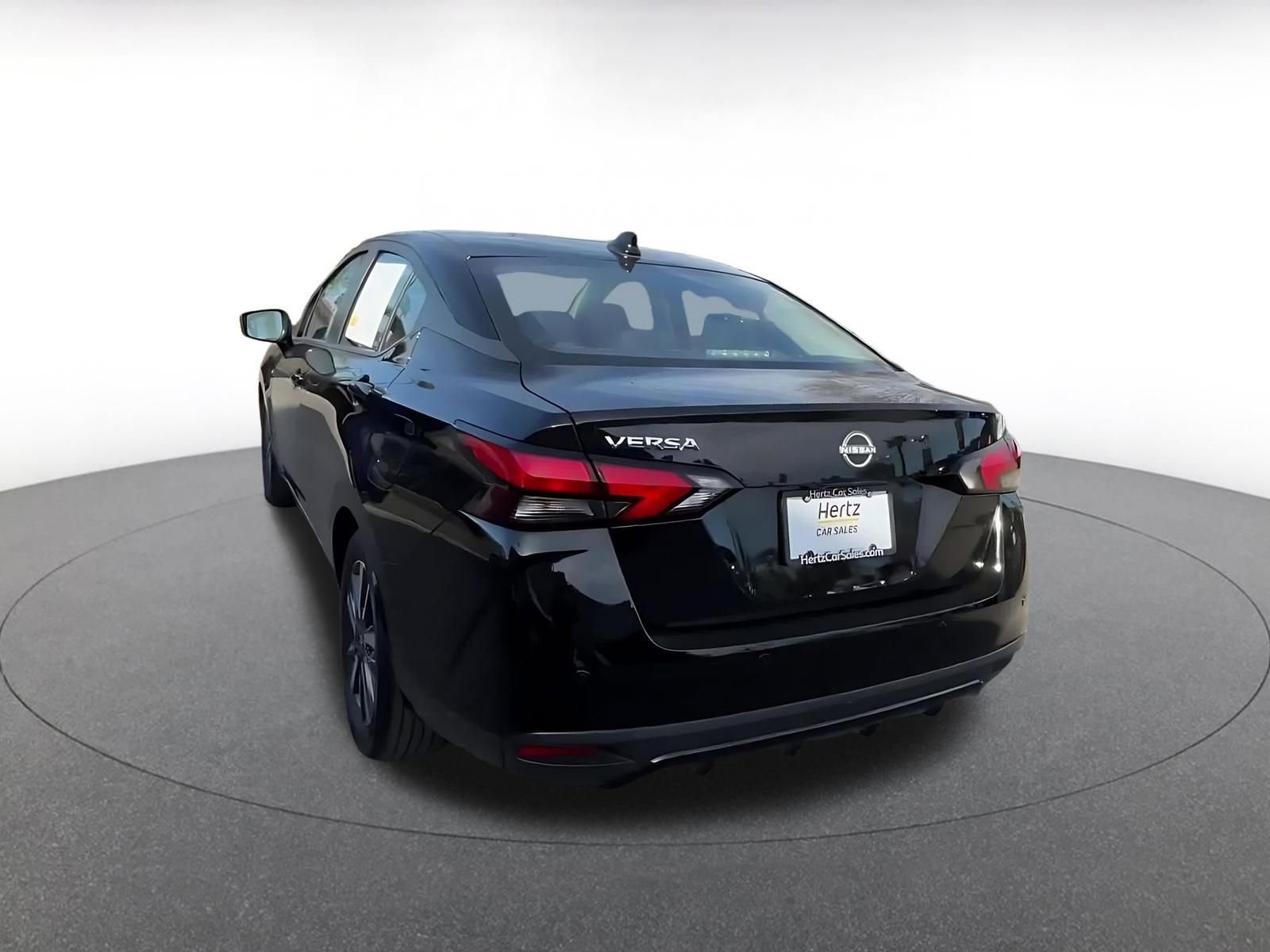 Used 2025 Nissan Versa SV image 11