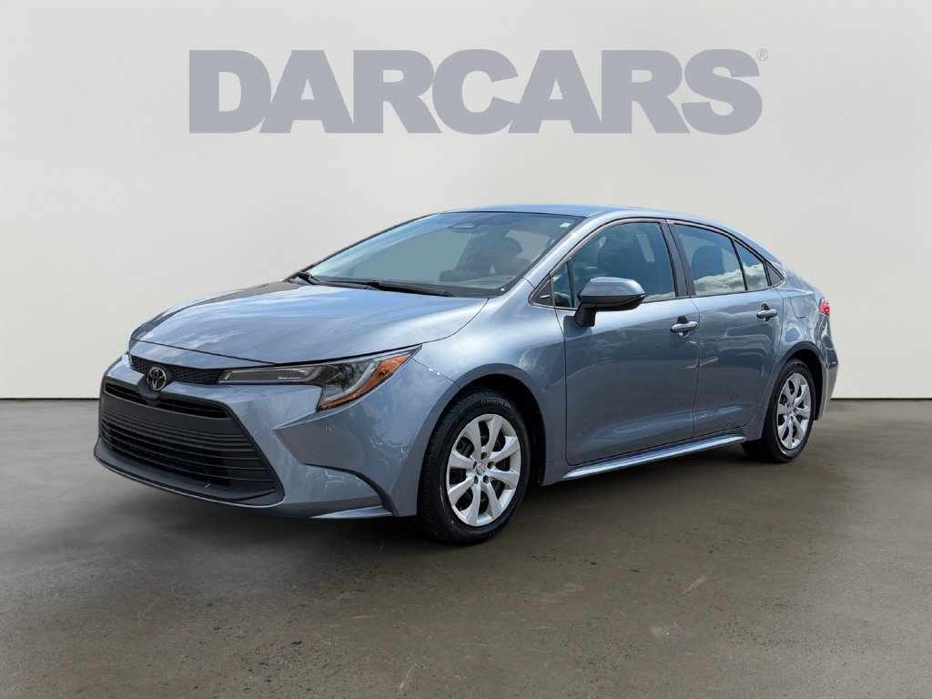 Used 2025 Toyota Corolla LE FWD image 3