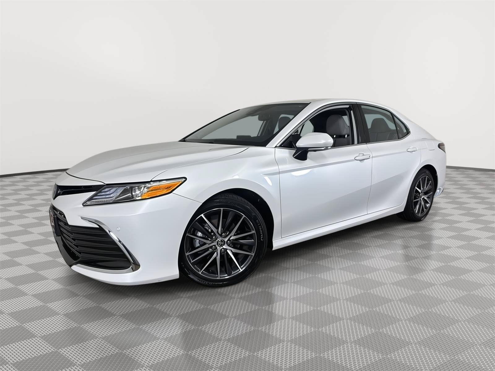 Used 2022 Toyota Camry XLE w/ Navigation Upgrade Package