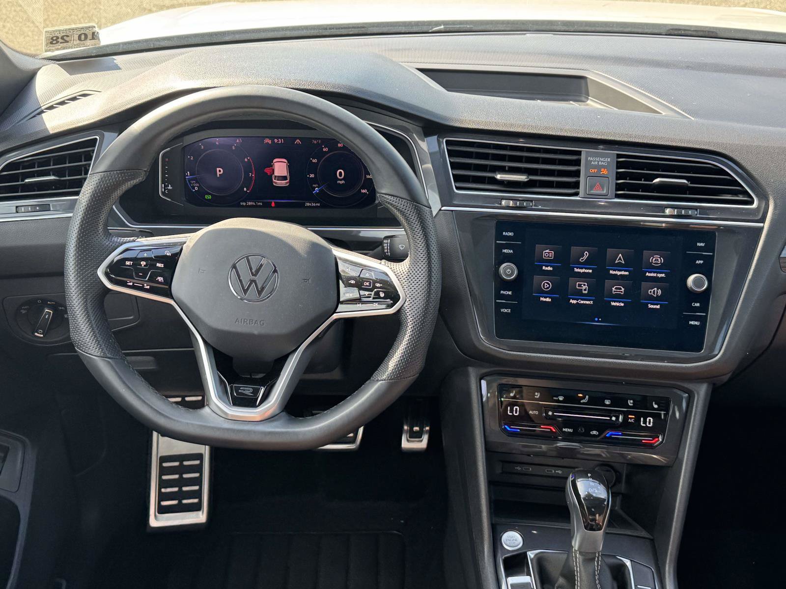 Certified 2024 Volkswagen Tiguan SEL R-Line AWD/4WD image 12