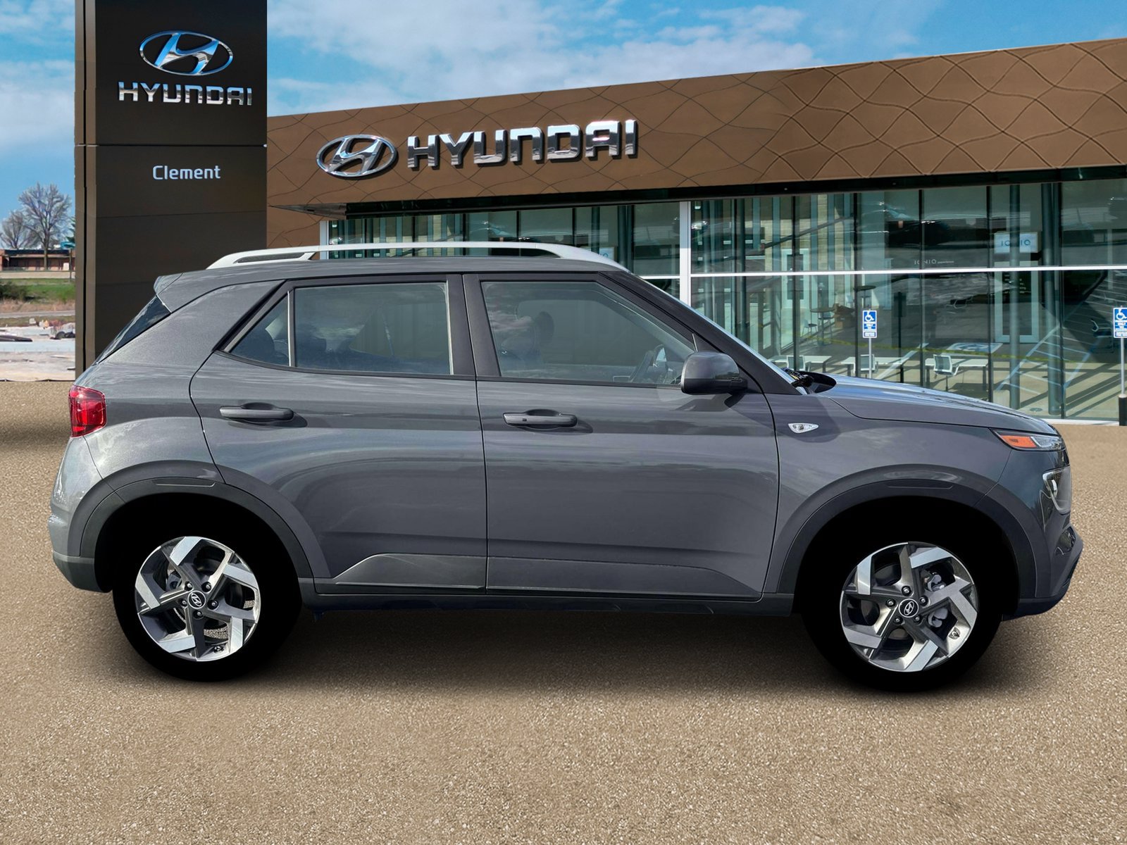 New 2026 Hyundai Venue SEL FWD image 9