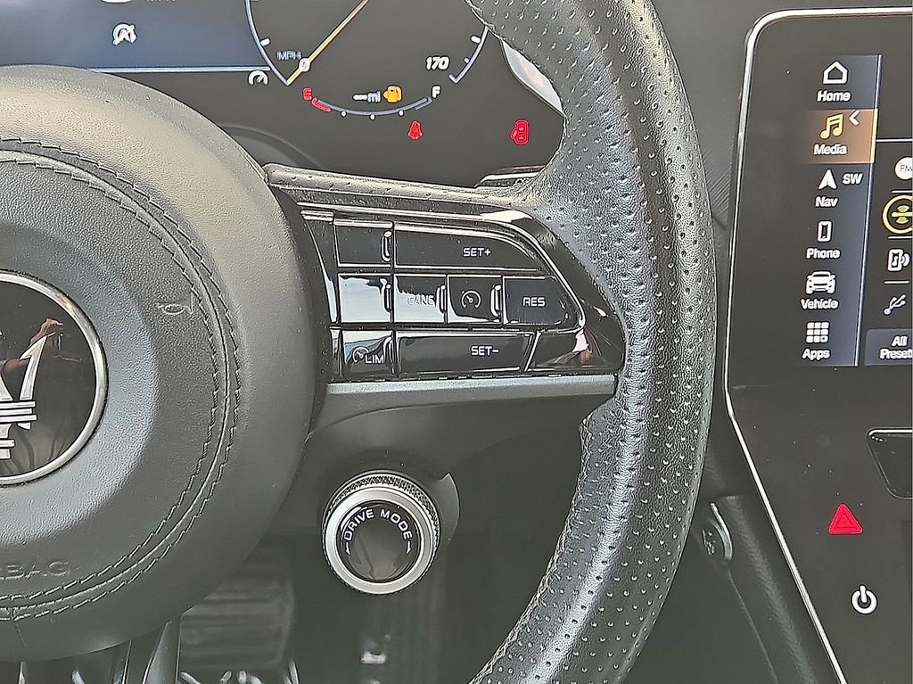 Used 2024 Maserati Grecale GT image 22