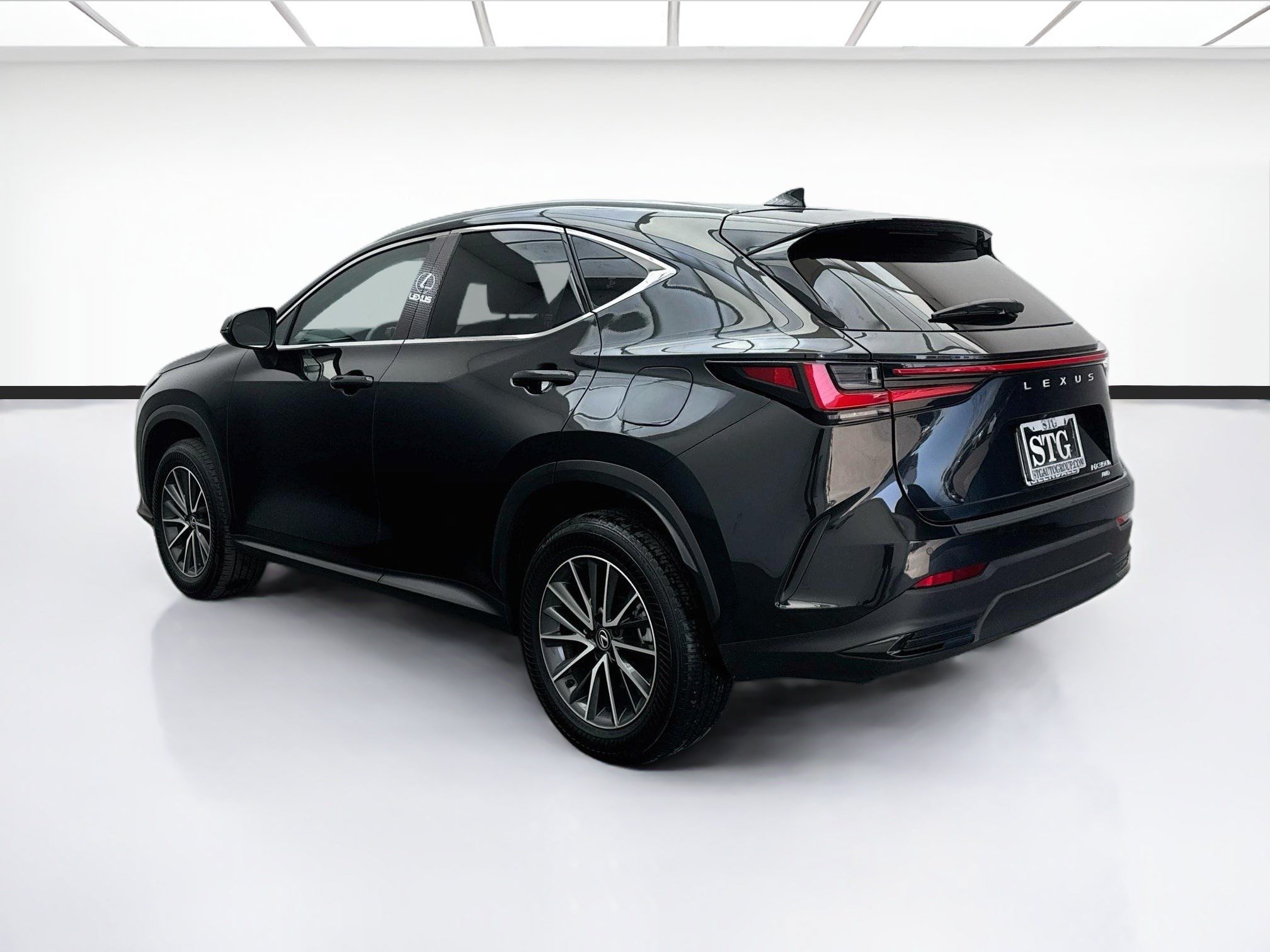 Used 2024 Lexus NX 350h AWD image 6