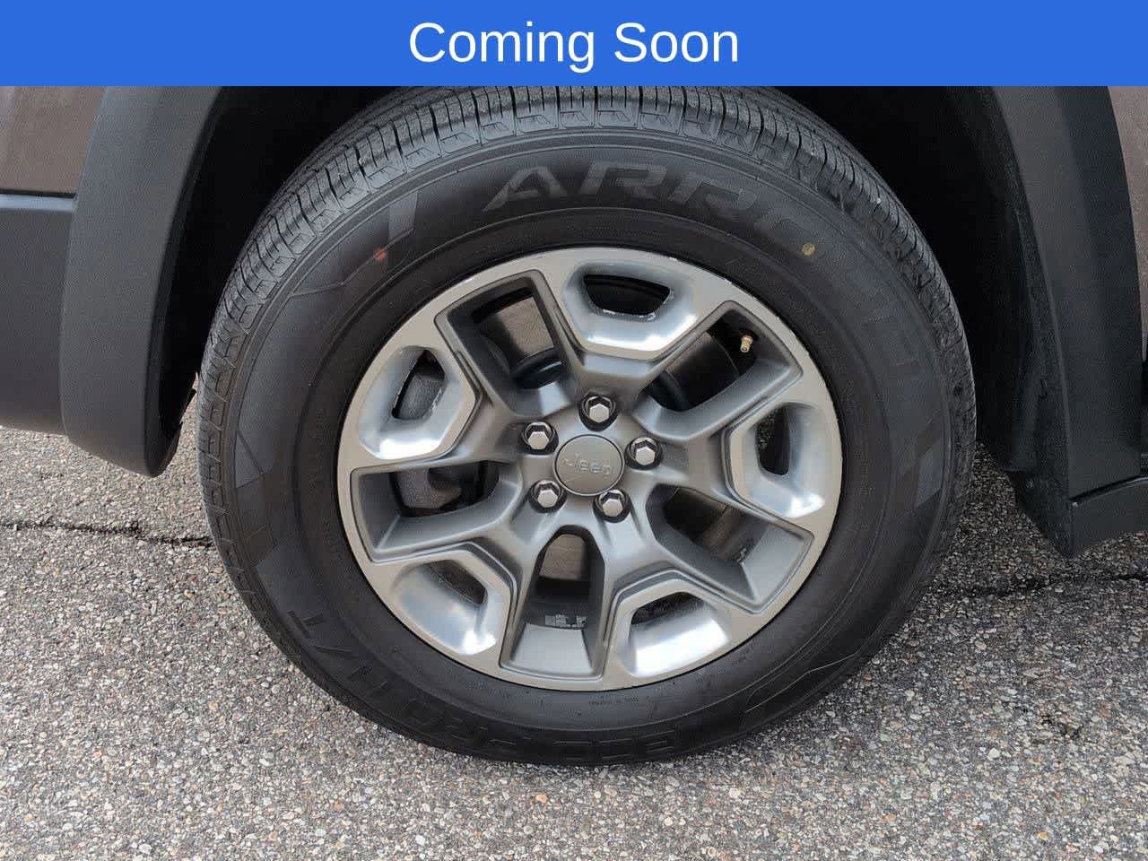 Used 2019 Jeep Cherokee Trailhawk w/ Cold Weather Group AWD/4WD image 13