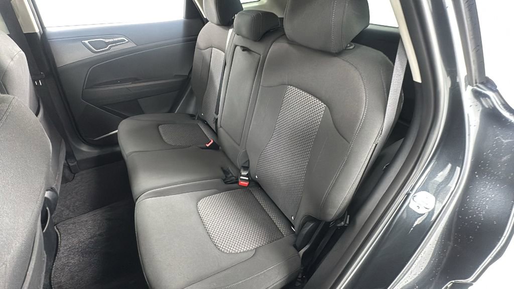 Used 2024 Kia Sportage LX image 12