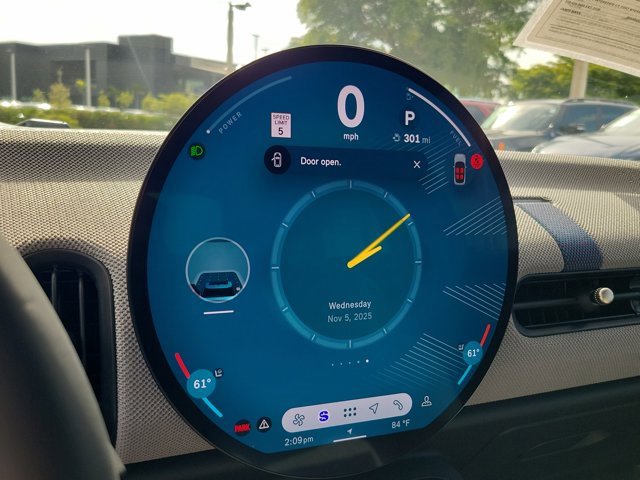 Used 2025 MINI Cooper 2-Door Hardtop image 22