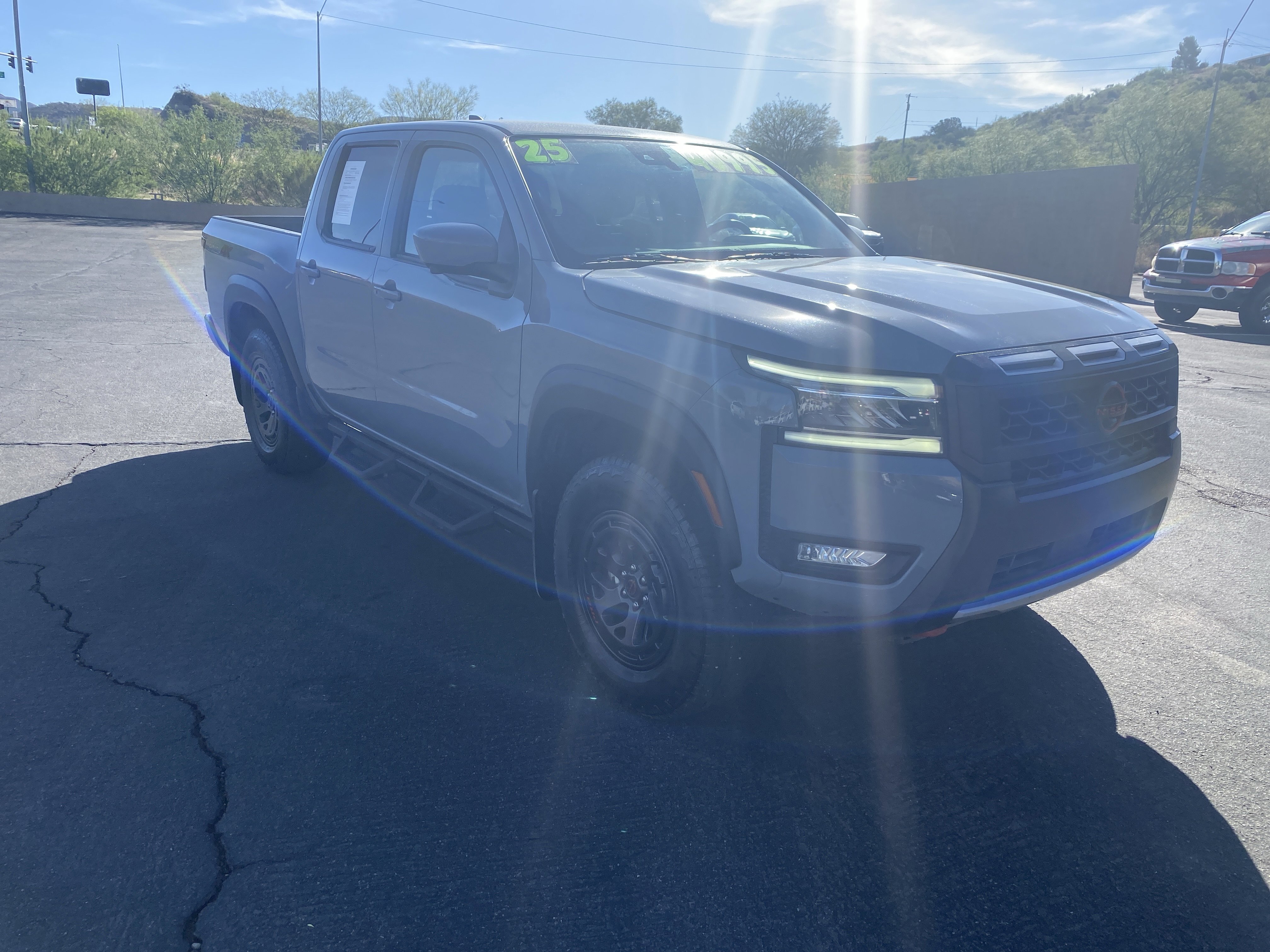 Used 2025 Nissan Frontier PRO-4X w/ Pro Convenience Package image 5