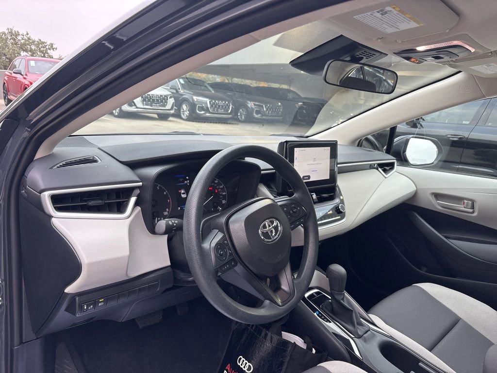 Used 2025 Toyota Corolla LE image 12