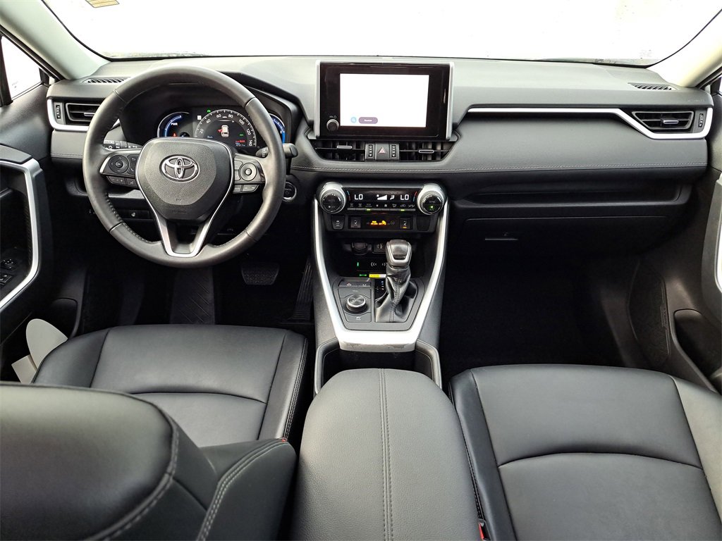 Used 2023 Toyota RAV4 XLE Premium image 8
