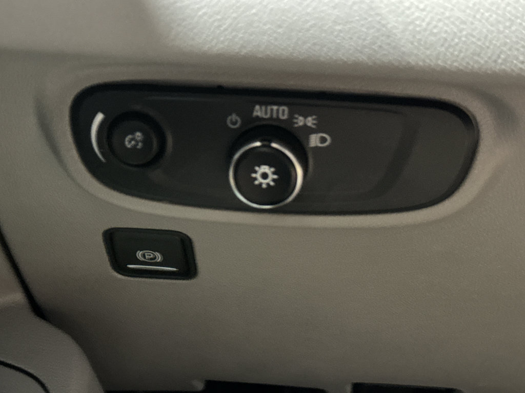 Used 2022 GMC Terrain SLE w/ Driver Convenience Package FWD image 33