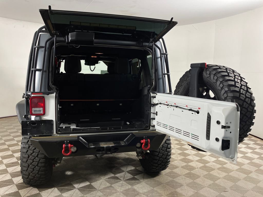 Used 2014 Jeep Wrangler Unlimited Rubicon w/ Connectivity Group image 25