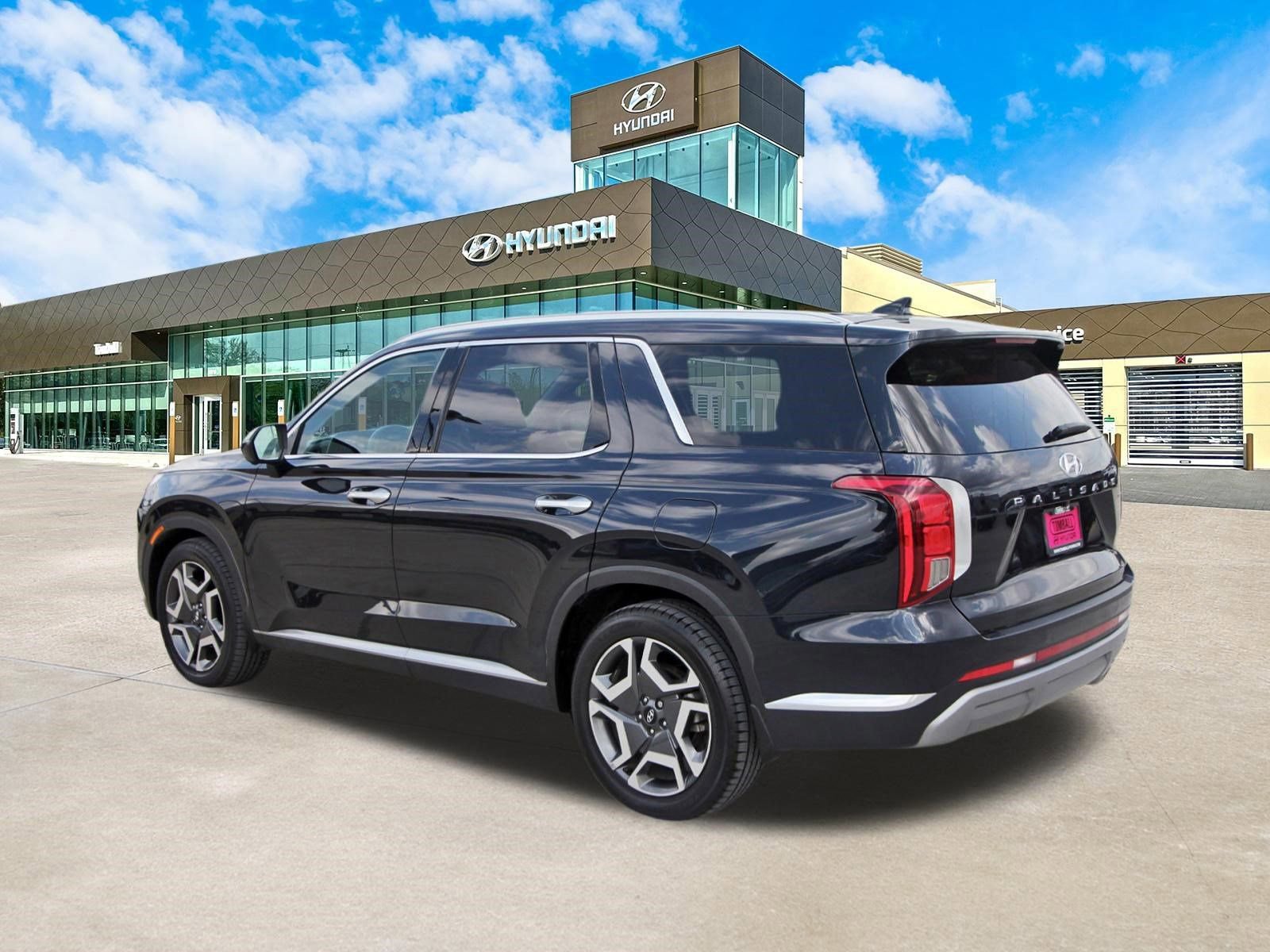 Used 2023 Hyundai Palisade Limited w/ Cargo Package image 8