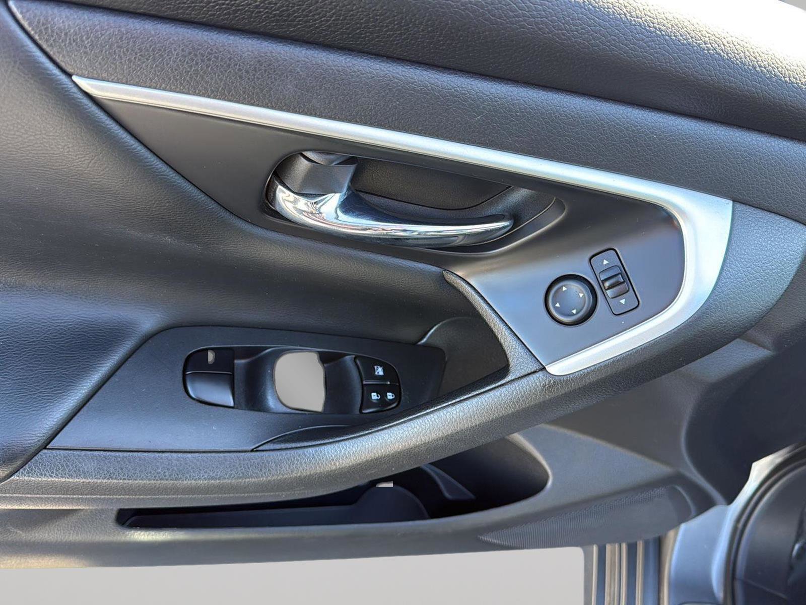 Used 2016 Nissan Altima 2.5 SV image 29