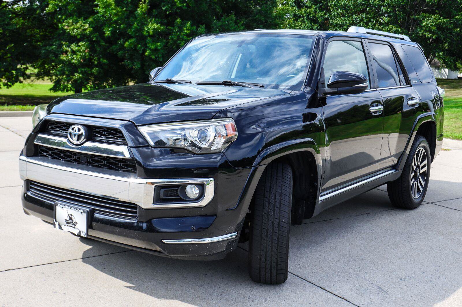 Used 2014 Toyota 4Runner Limited AWD/4WD image 3