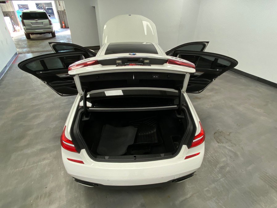 Used 2016 BMW 750i xDrive AWD/4WD image 46