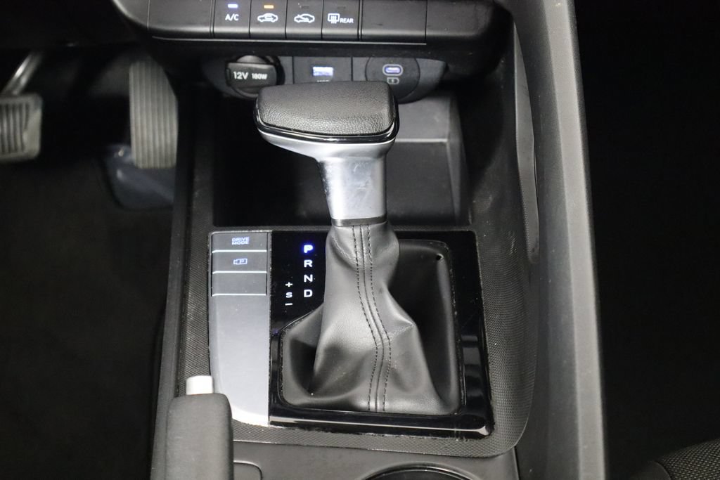 Used 2025 Hyundai Elantra SE FWD image 27
