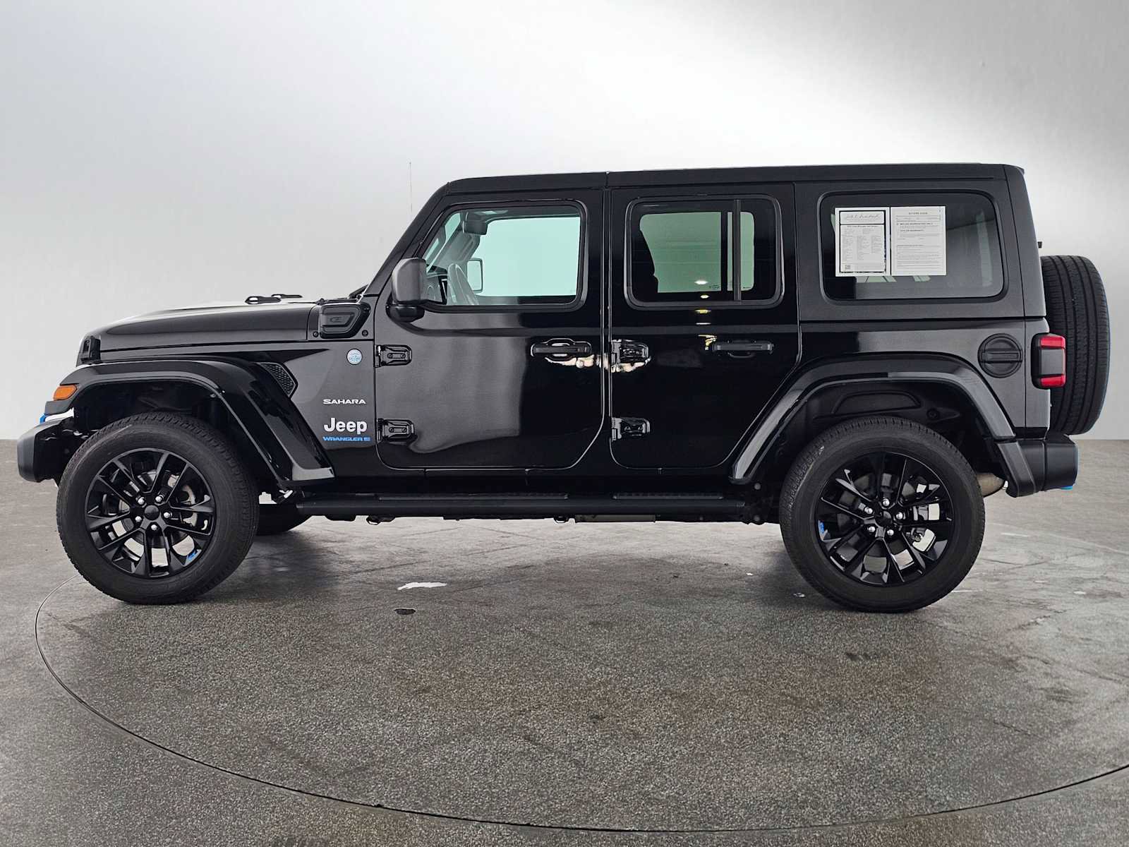 Used 2023 Jeep Wrangler Sahara w/ Cold Weather Group image 6