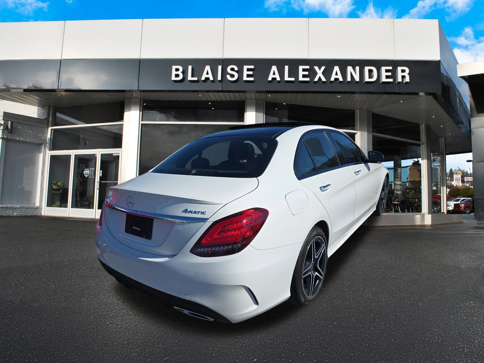 Used 2021 Mercedes-Benz C 300 4MATIC Sedan image 3