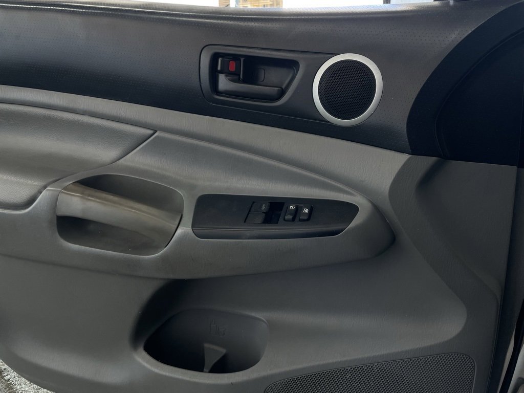 Used 2014 Toyota Tacoma 4x4 Access Cab V6 image 16