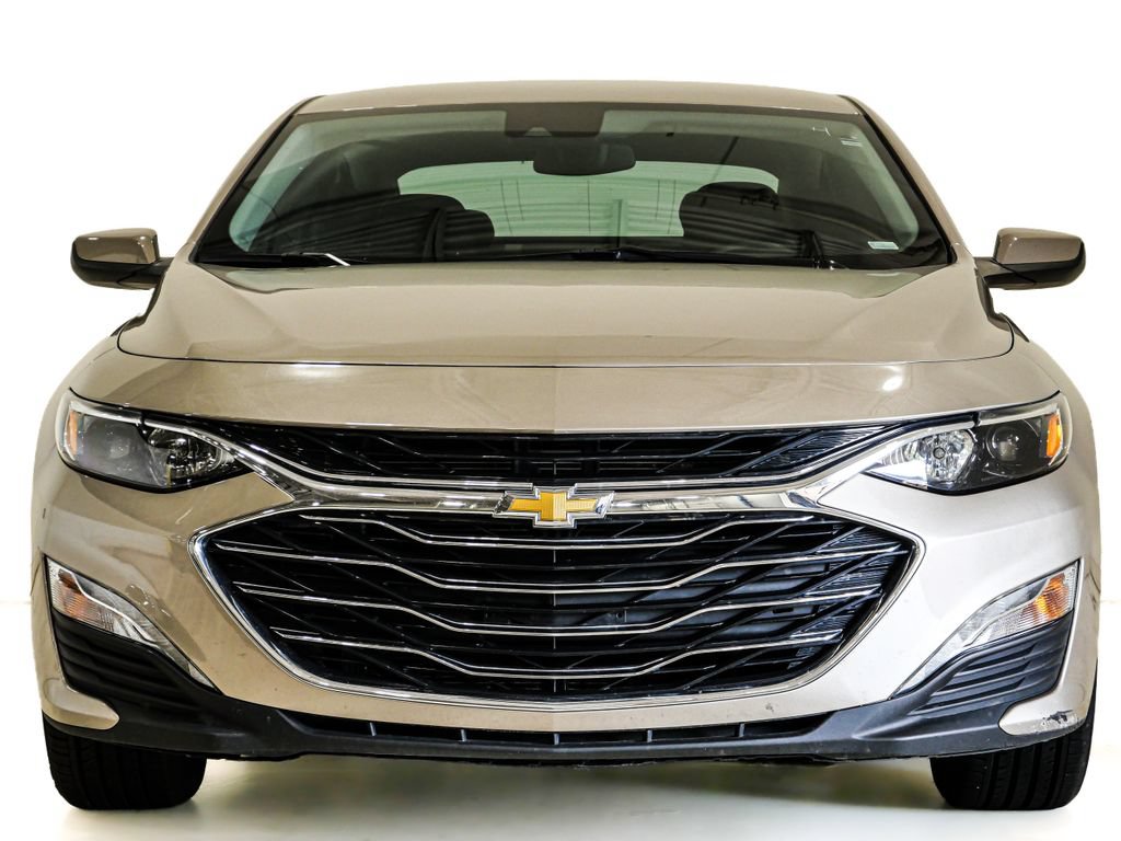 Used 2025 Chevrolet Malibu LT FWD image 2
