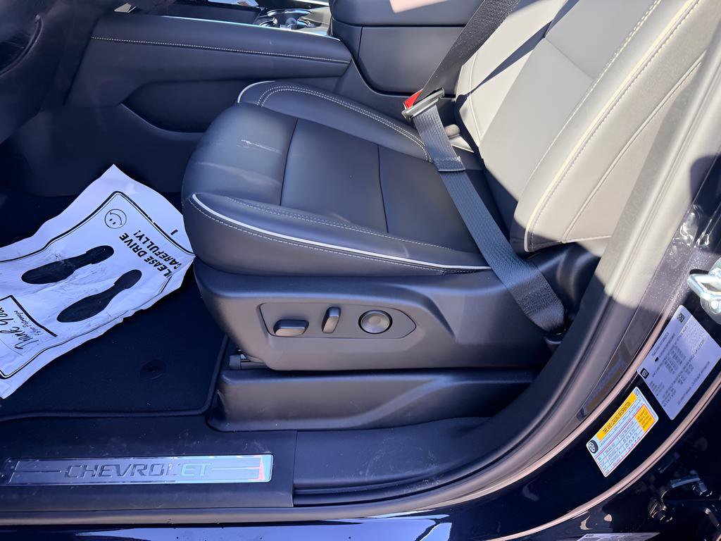 New 2026 Chevrolet Suburban Premier image 15