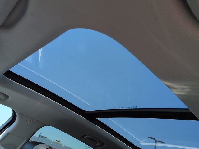 Used 2021 Buick Envision Avenir w/ Technology Package II AWD/4WD image 14