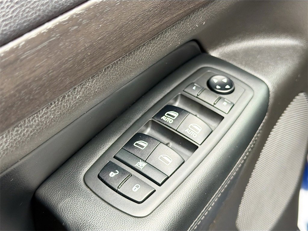 Used 2018 Jeep Grand Cherokee Laredo image 18