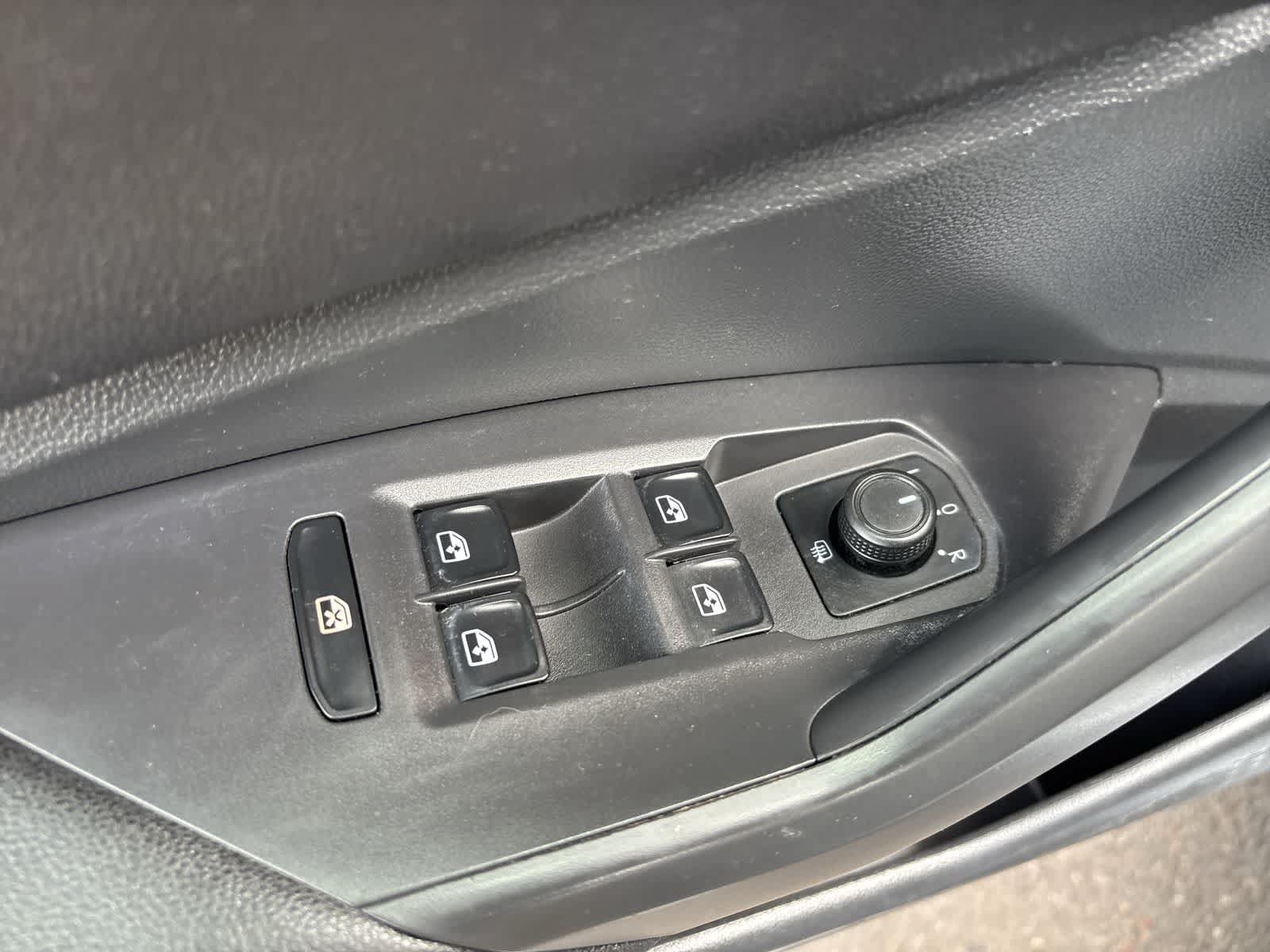 Used 2019 Volkswagen Jetta SEL FWD image 9