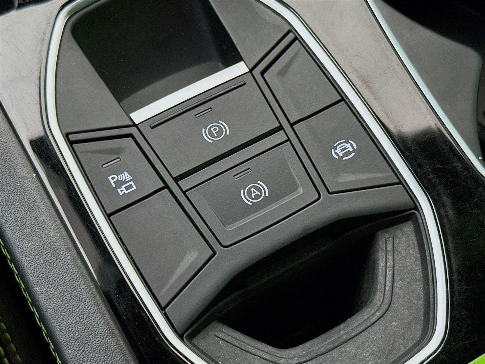Used 2019 Lamborghini Urus AWD/4WD image 13