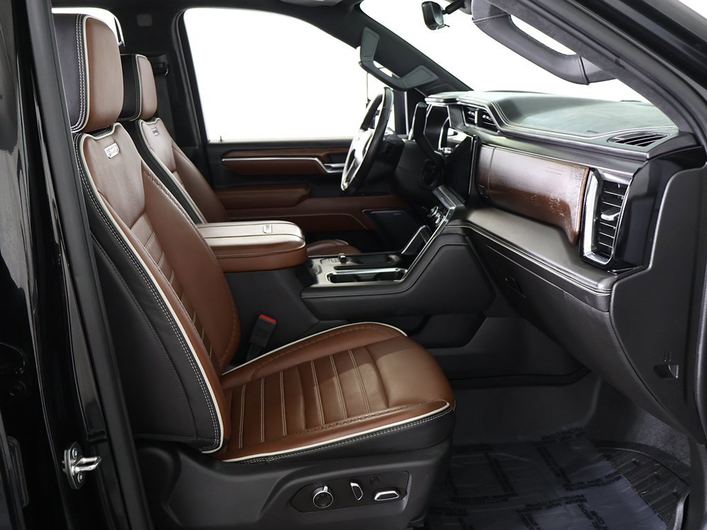 Used 2024 GMC Sierra 3500 Denali Ultimate image 35