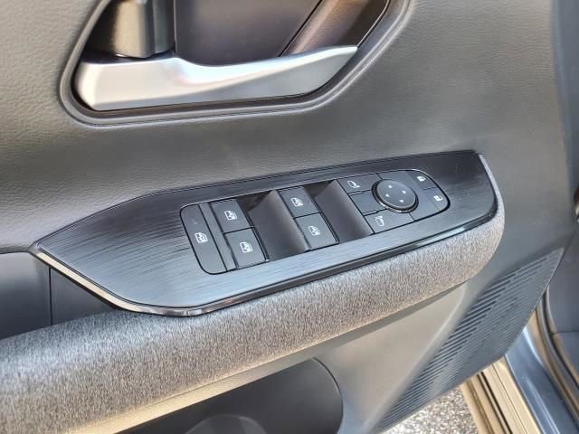 New 2026 Nissan Kicks SV w/ SV Premium Package image 19