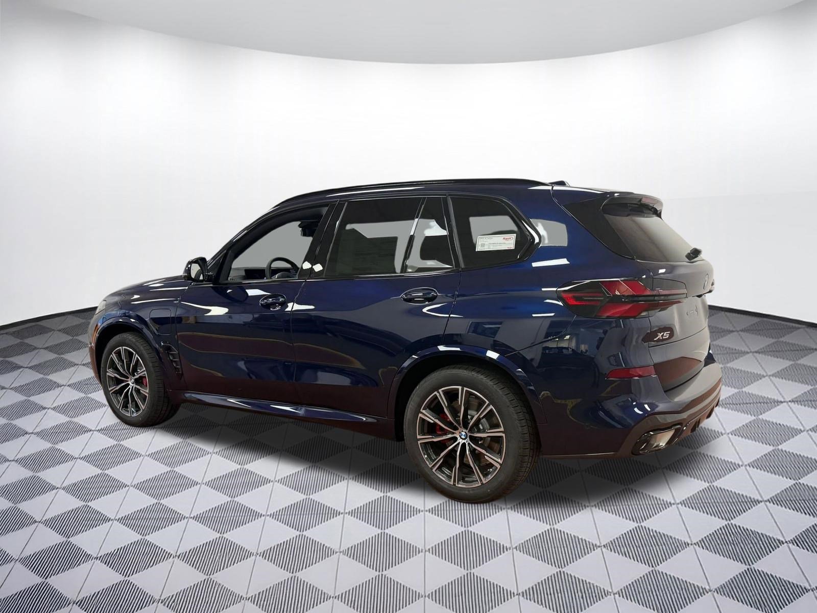 New 2026 BMW X5 xDrive50e image 3