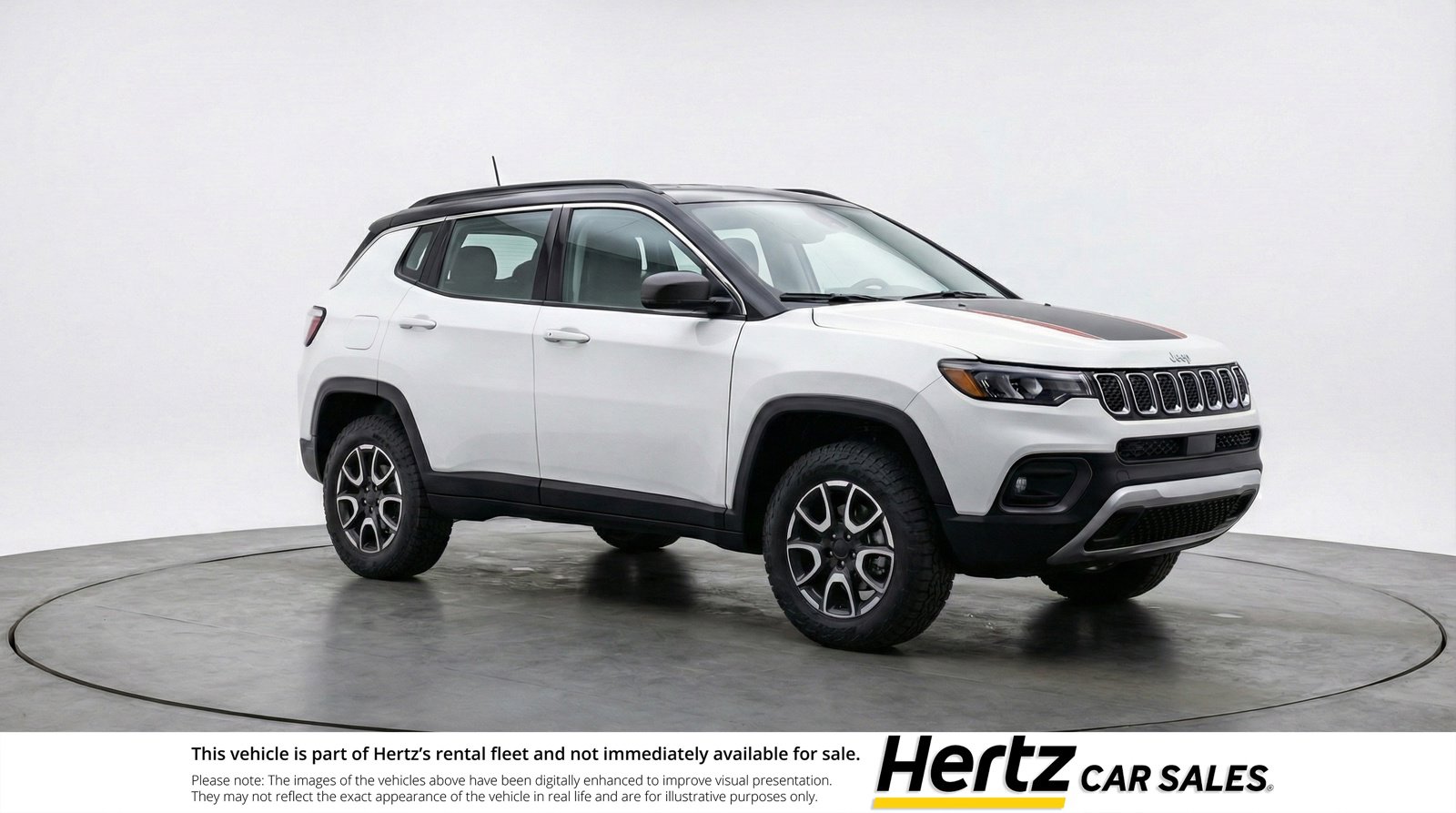 Used 2025 Jeep Compass Trailhawk image 1