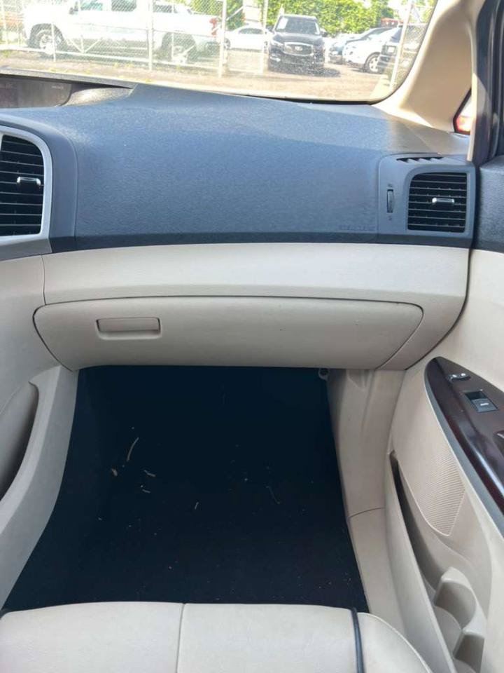 Used 2010 Toyota Venza AWD image 24