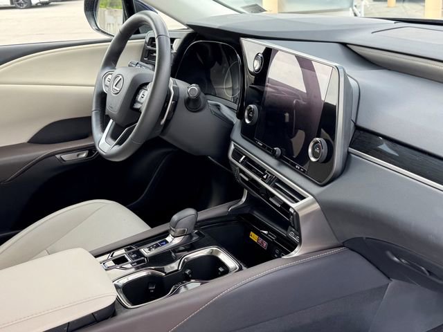 Used 2024 Lexus RX 350 FWD w/ Technology Package image 9