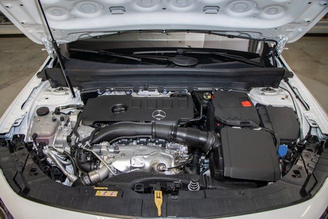 Certified 2023 Mercedes-Benz GLB 250 4MATIC image 5