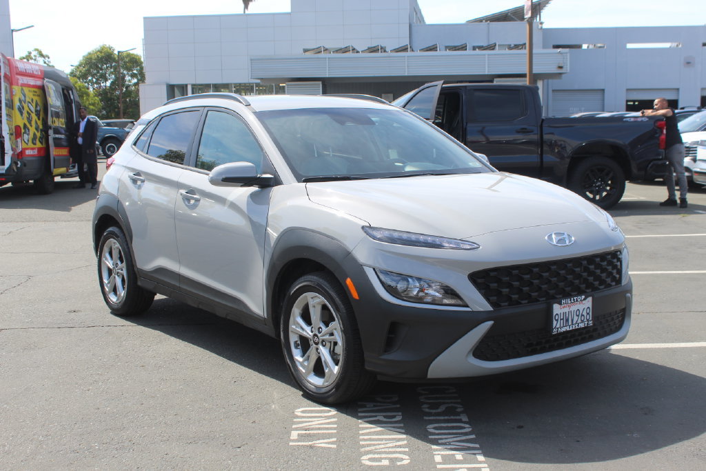 Used 2023 Hyundai Kona SEL FWD image 5