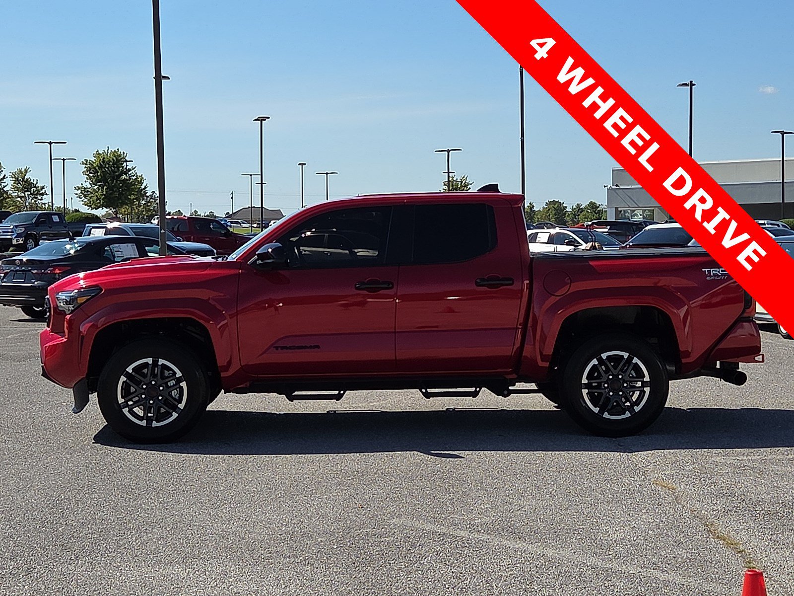 Used 2025 Toyota Tacoma TRD Sport AWD/4WD image 3
