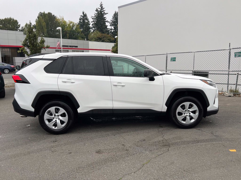 Used 2025 Toyota RAV4 LE AWD/4WD image 3