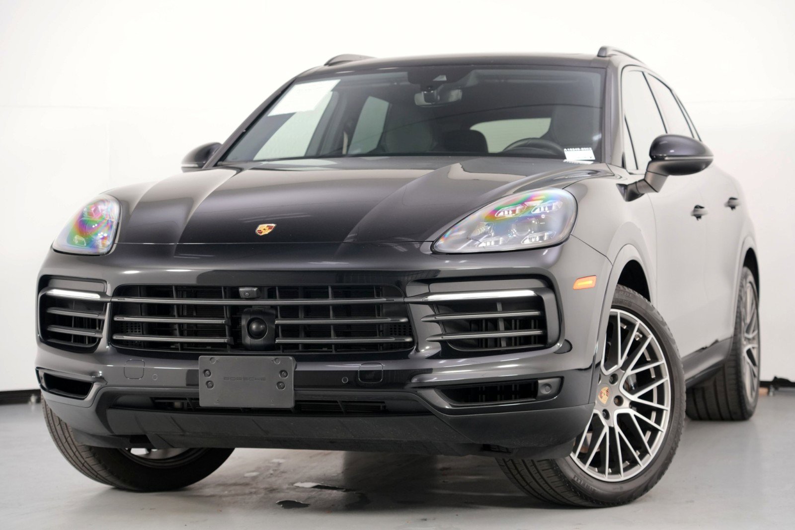 Used 2023 Porsche Cayenne S Platinum image 3