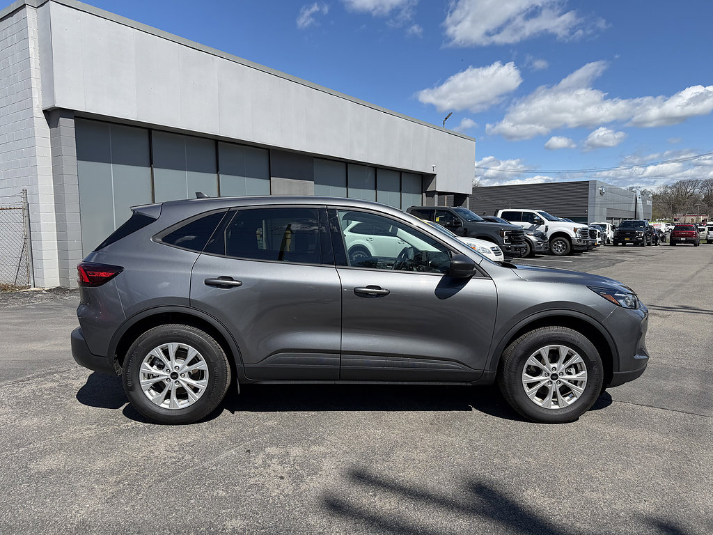 Used 2025 Ford Escape Active w/ Cold Weather Package AWD/4WD image 7