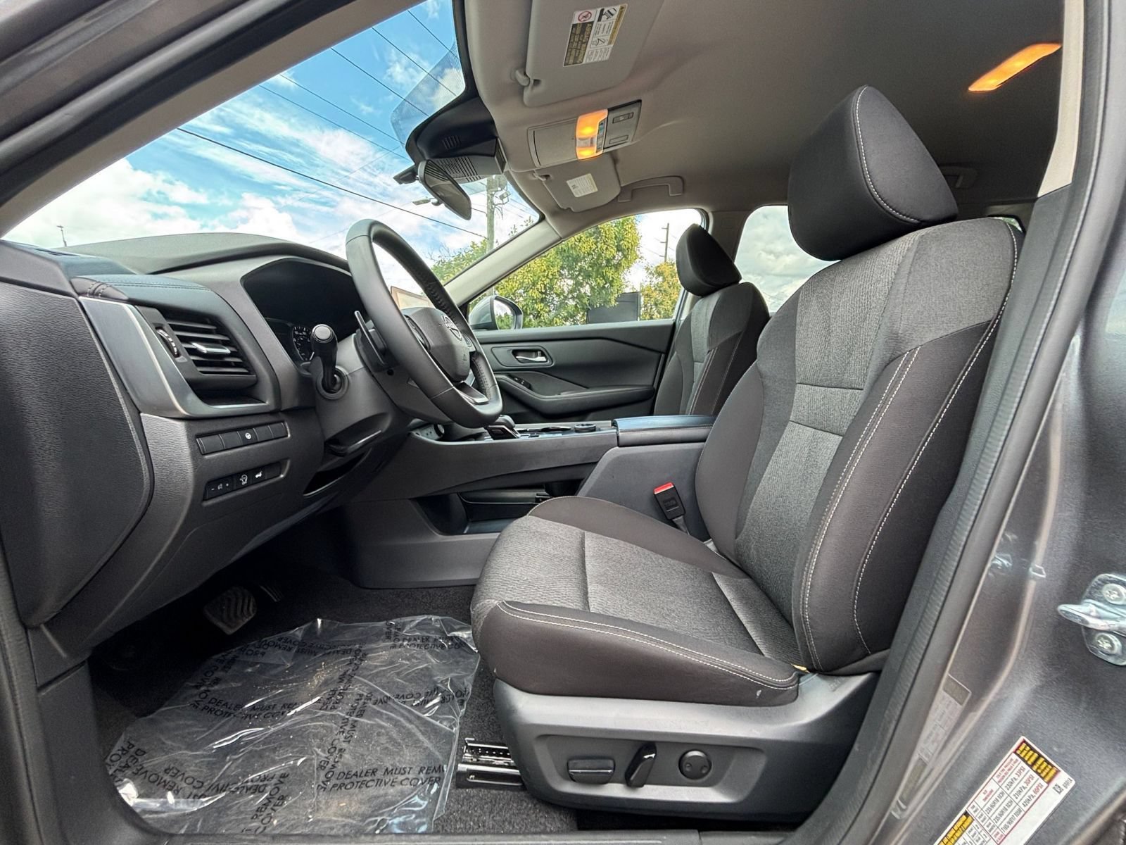 Used 2025 Nissan Rogue SV AWD/4WD image 24
