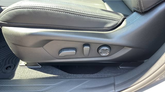 Certified 2026 Subaru Outback Touring AWD/4WD image 19