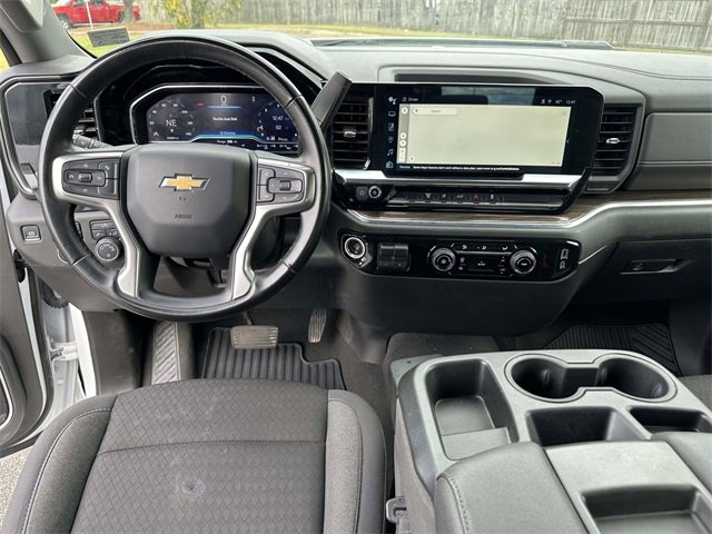 Used 2024 Chevrolet Silverado 3500 LT image 17