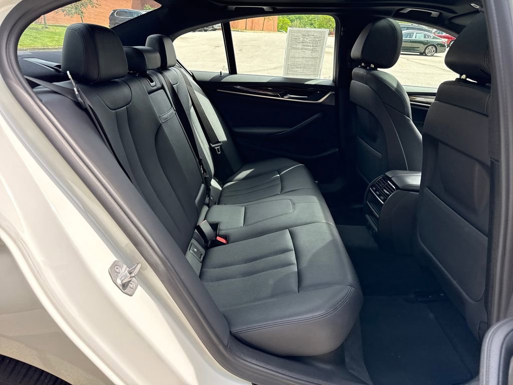 Used 2018 BMW 530i xDrive AWD/4WD image 26