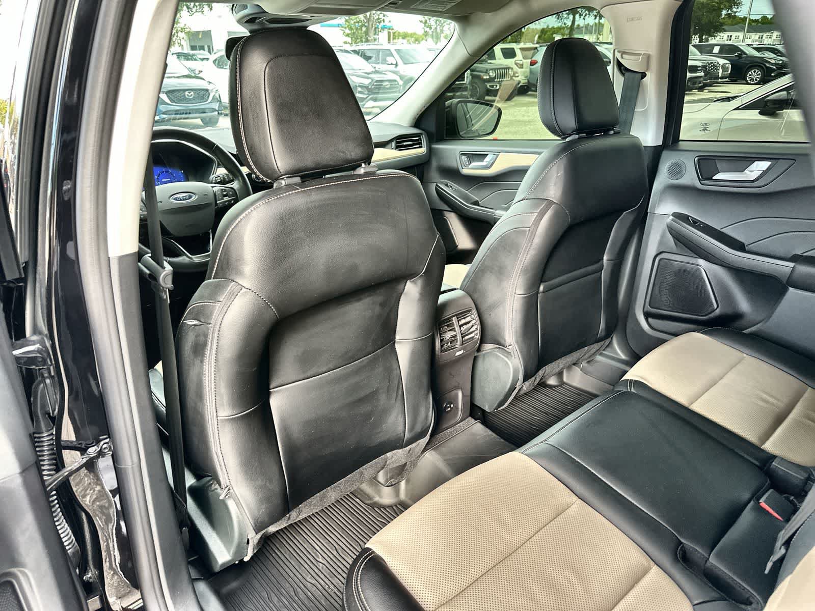 Used 2022 Ford Escape Titanium w/ Titanium Elite Package AWD/4WD image 17