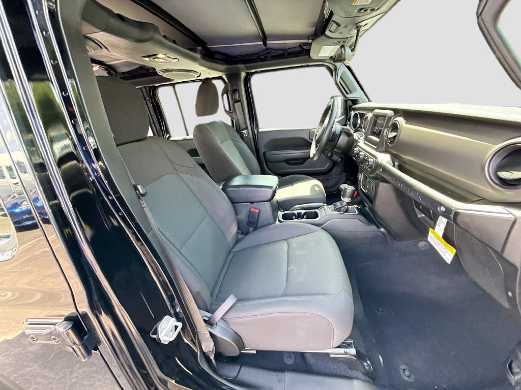 Used 2022 Jeep Wrangler Unlimited Sport AWD/4WD image 32