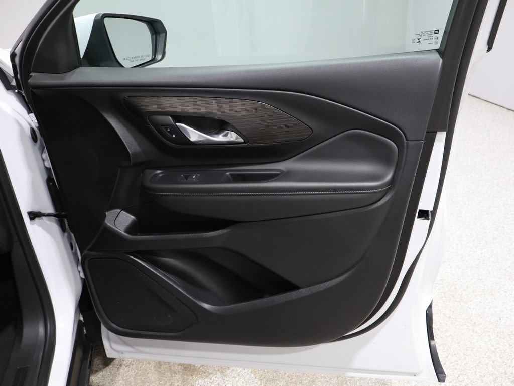 Used 2024 GMC Terrain SLE image 24